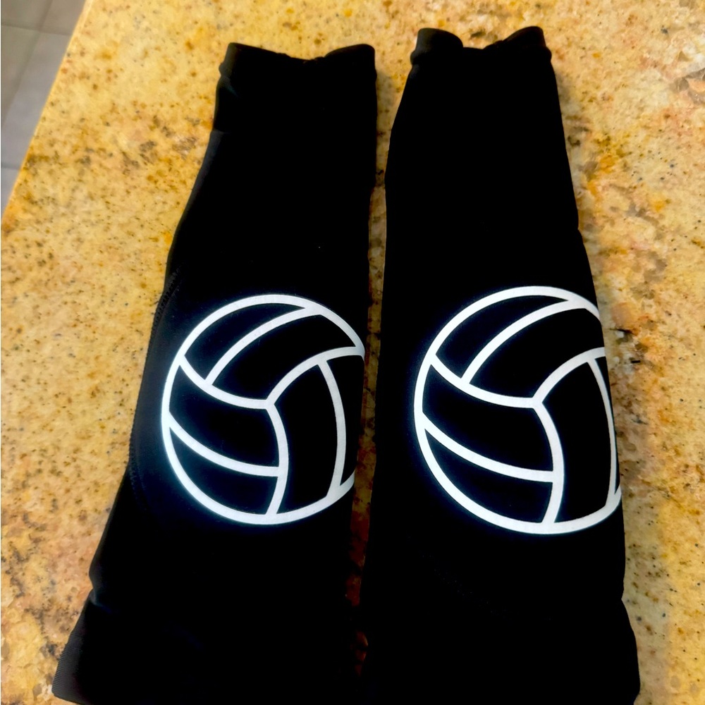 Girls volleyball wrist pads/sleeves